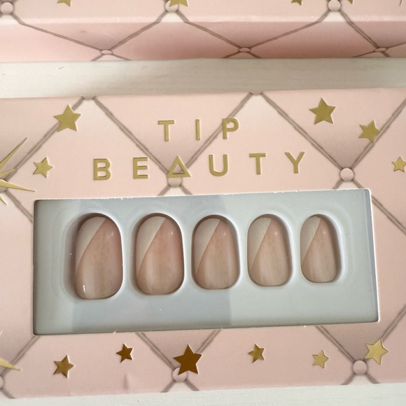 NWT set of TIP BEAUTY press on / fake nails - Picture 3 of 4